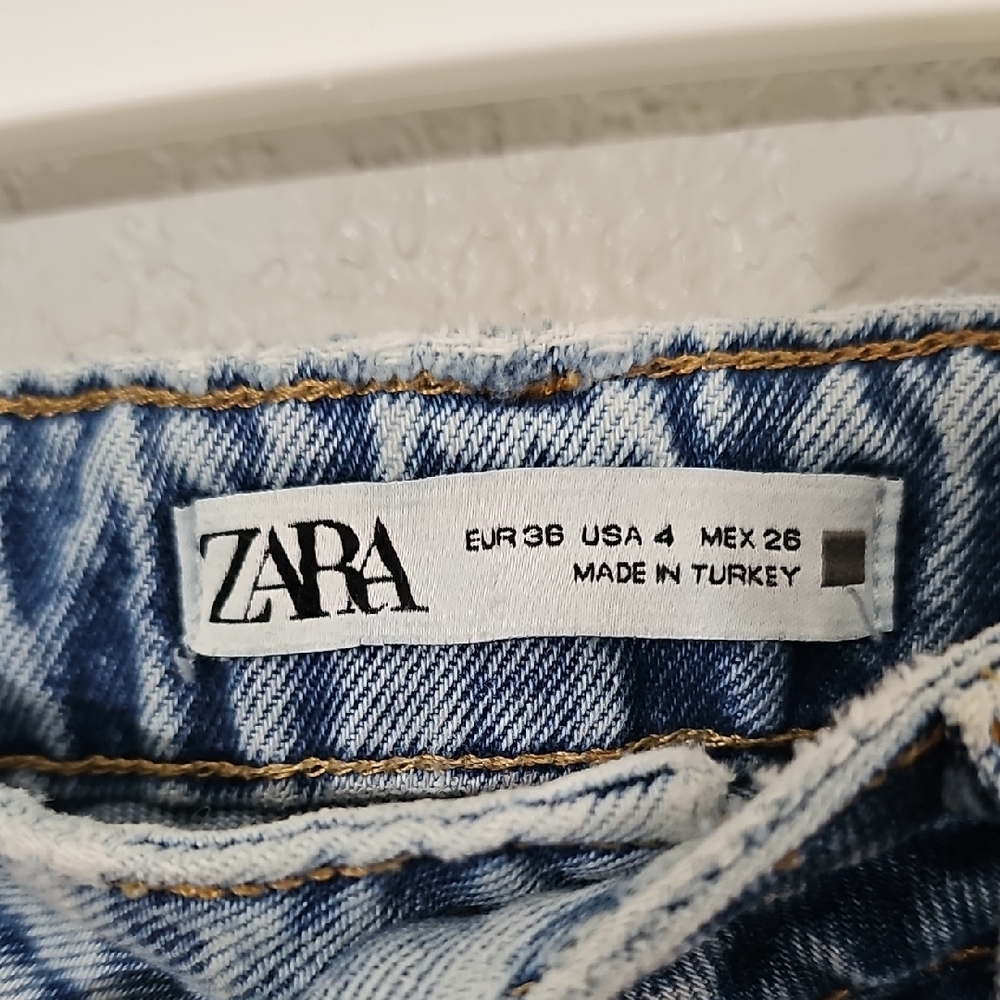 Zara Light Blue Relaxed Fit Distressed Mom Jeans Womens Size 4 High Rise - Picture 4 of 8